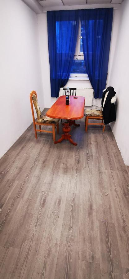 Hostel Powstaniec Wola - Private Rooms Warschau Buitenkant foto