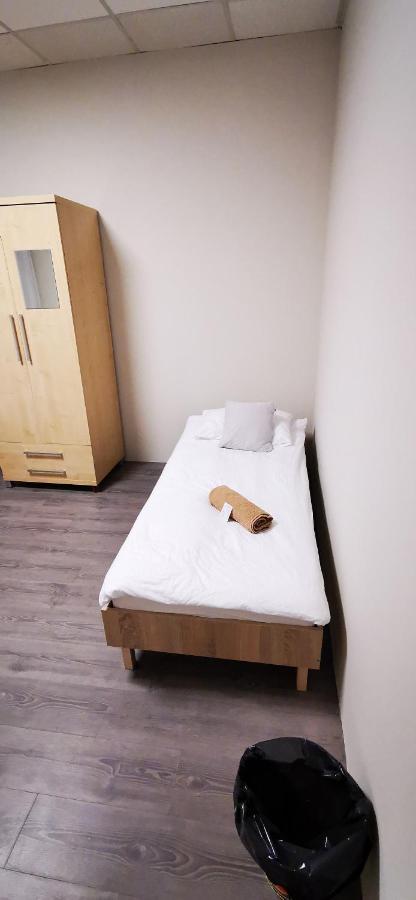 Hostel Powstaniec Wola - Private Rooms Warschau Buitenkant foto