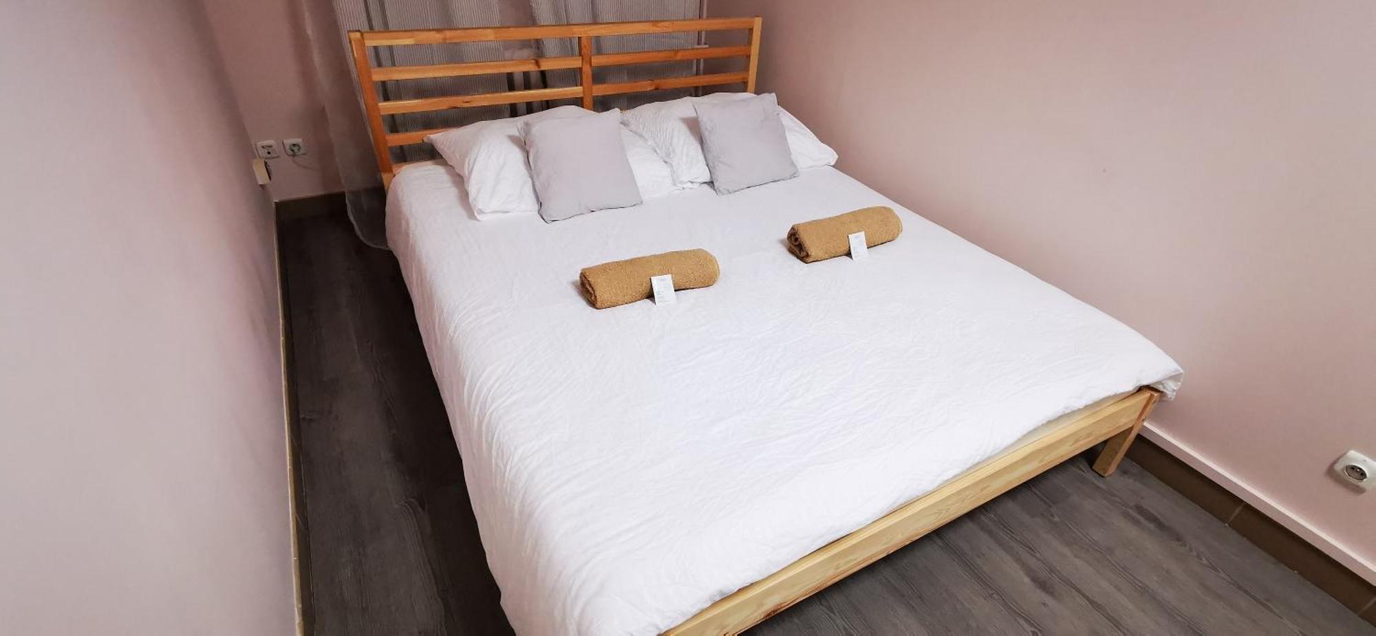 Hostel Powstaniec Wola - Private Rooms Warschau Buitenkant foto