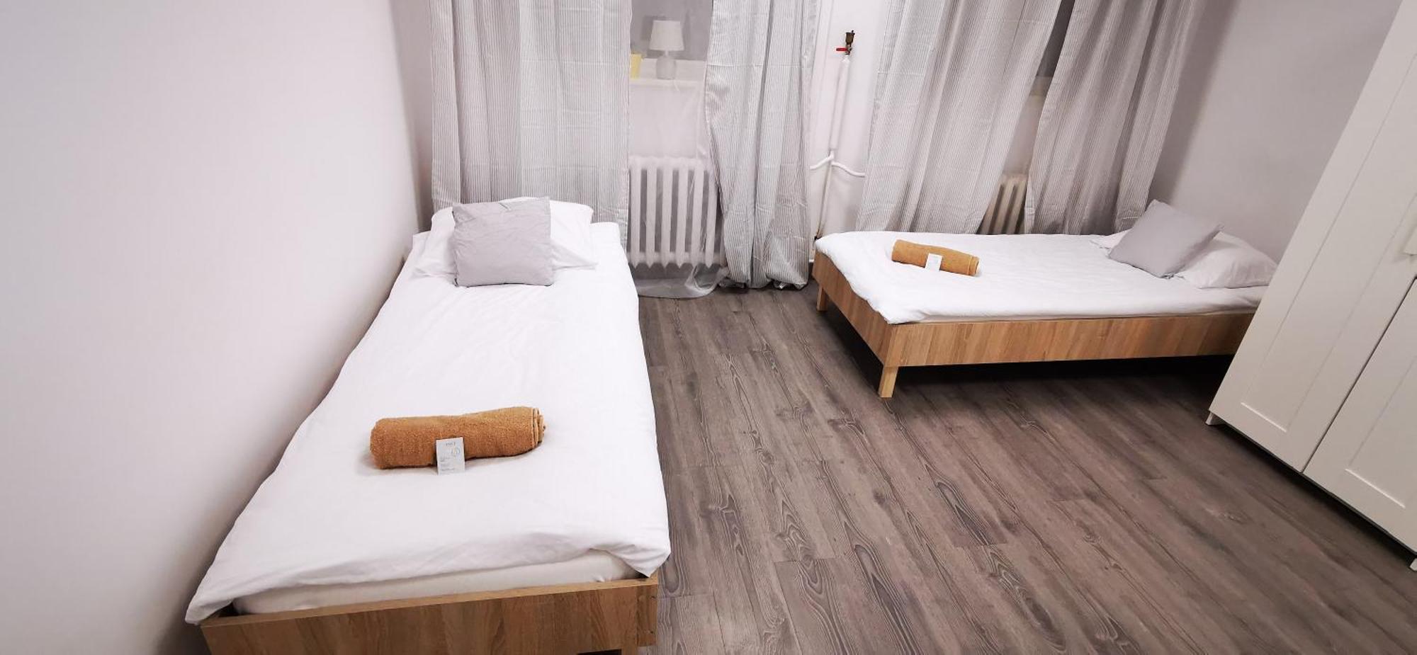 Hostel Powstaniec Wola - Private Rooms Warschau Buitenkant foto